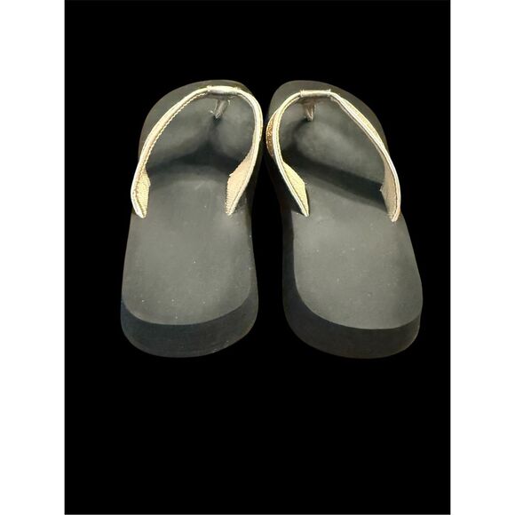 Yellow Box Feliks Flip Flop Sz. 8 Gold Glitter Straps Resort Vacation Beach - Picture 9 of 15